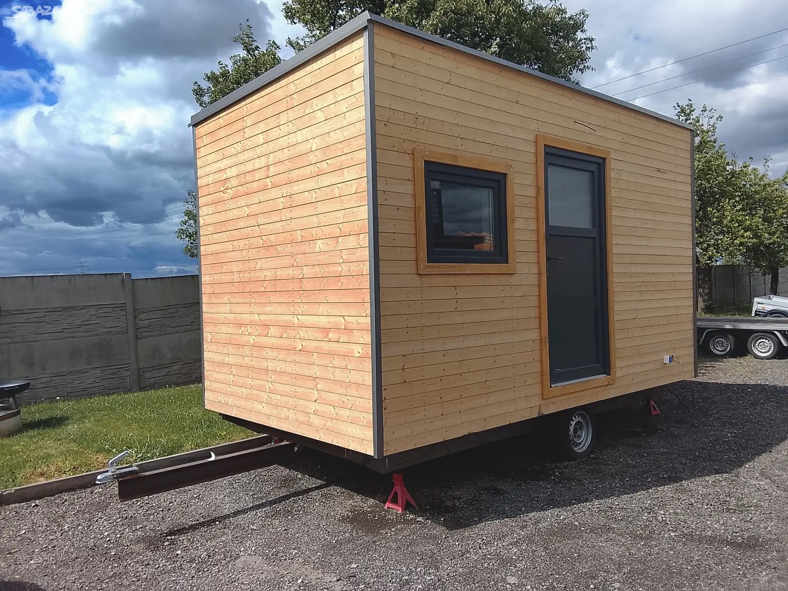 Mobilní zahradní domek/sedlovna 4,5x2,5 k prodeji.